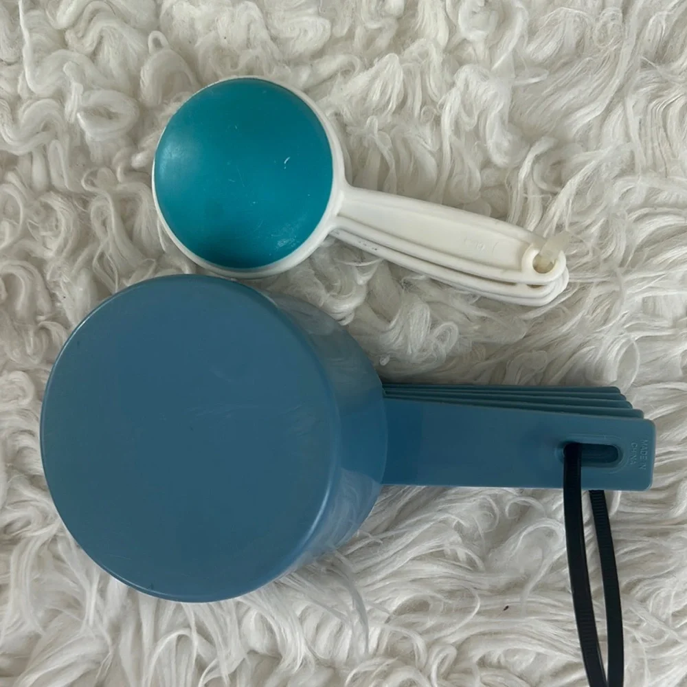 Blue and White Measuring Cup and Spoon Set